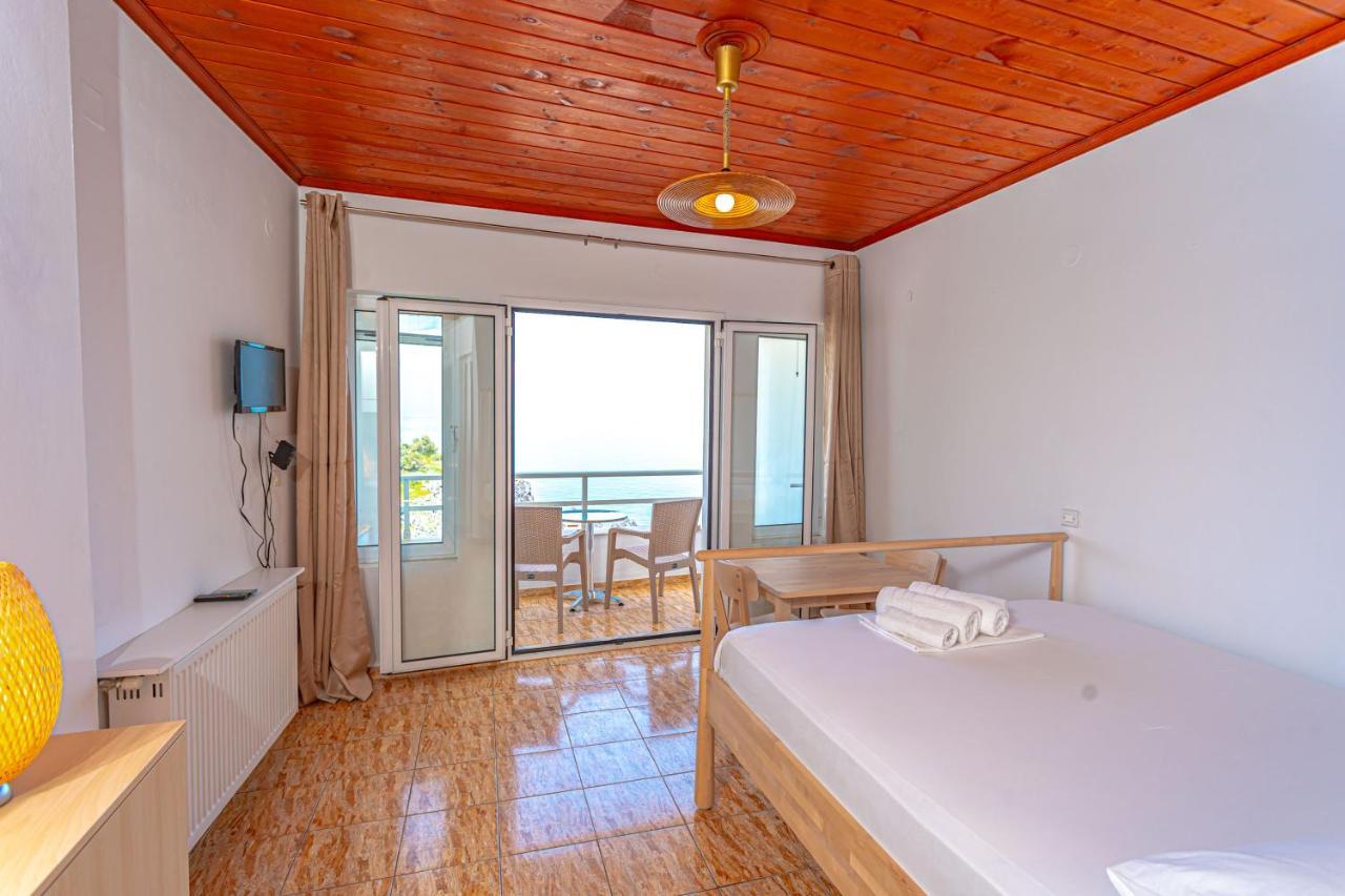 Limniónas The Life Suites מראה חיצוני תמונה