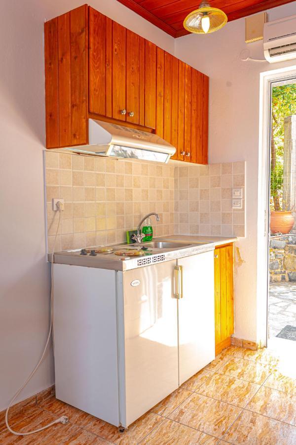 Limniónas The Life Suites מראה חיצוני תמונה