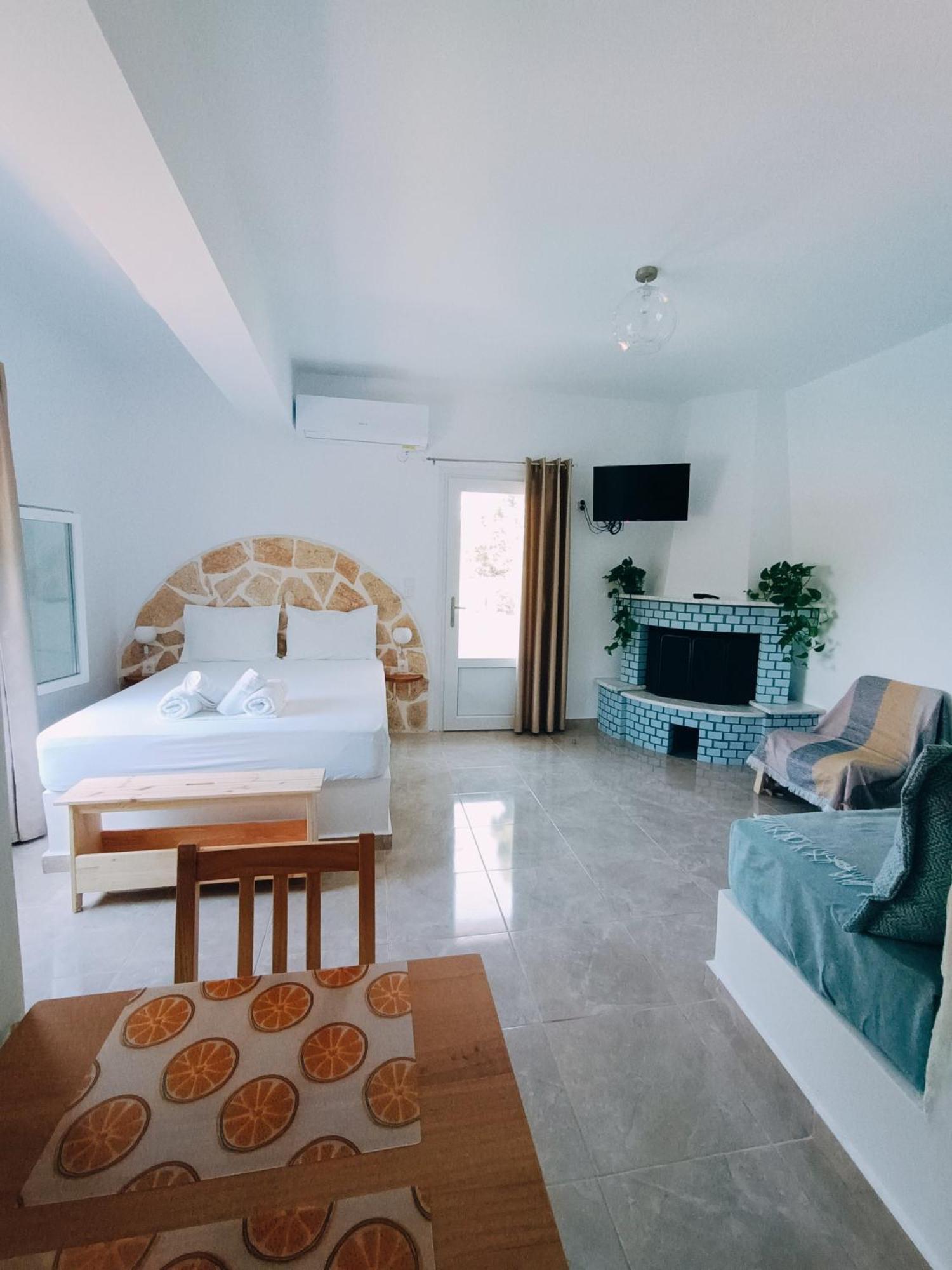 Limniónas The Life Suites מראה חיצוני תמונה